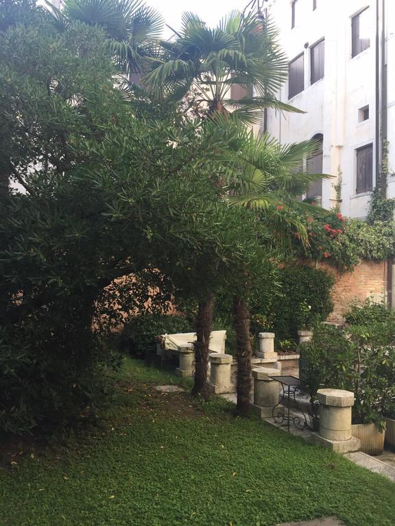 Appartement In A Lovely Garden Biennale Flat