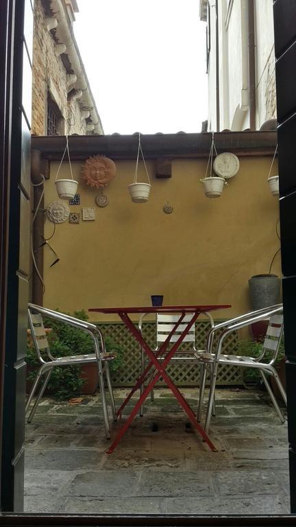 In A Lovely Garden Biennale Flat * Venise
